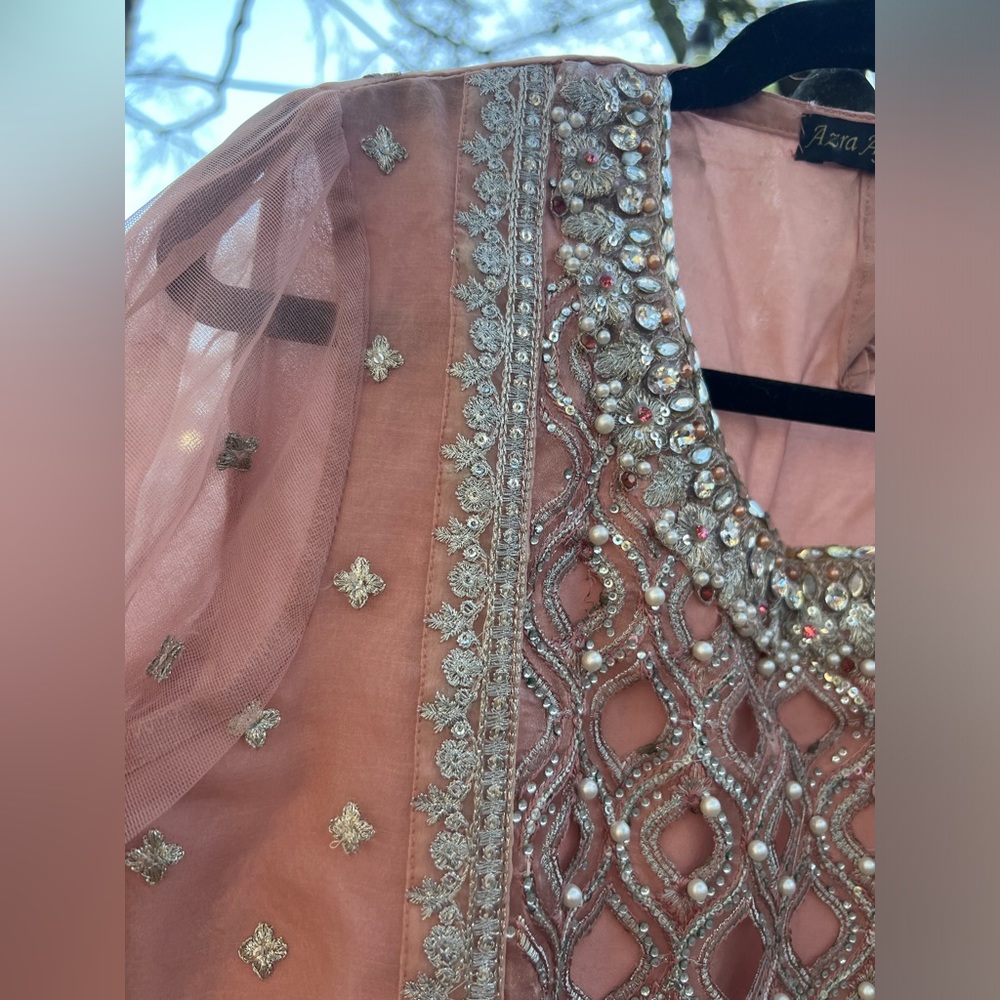 Pakistani outfit - Picture 3 of 11